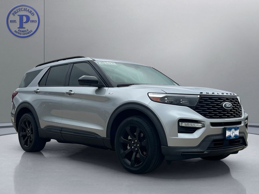 2023 Ford Explorer ST-Line in Silver Metallic — front three-quarter view